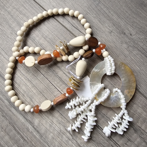 Necklace - Picture 2 of 3